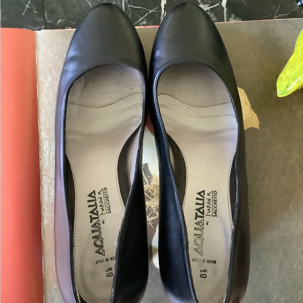 Aquatalia Pasha Black Italian Leather Pumps size 8.5 - Picture 3 of 5